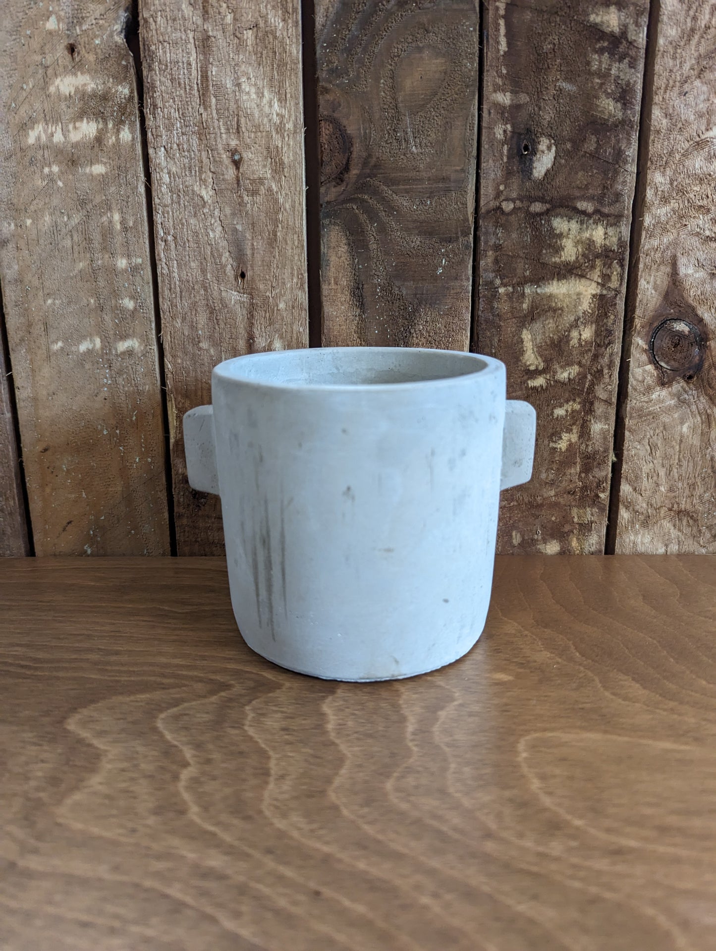 Grey 'Ears' pot 13cm