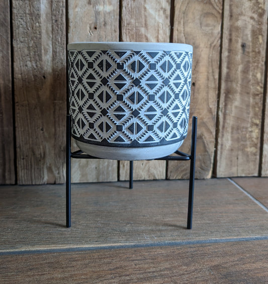 Patterned Pot with Stand