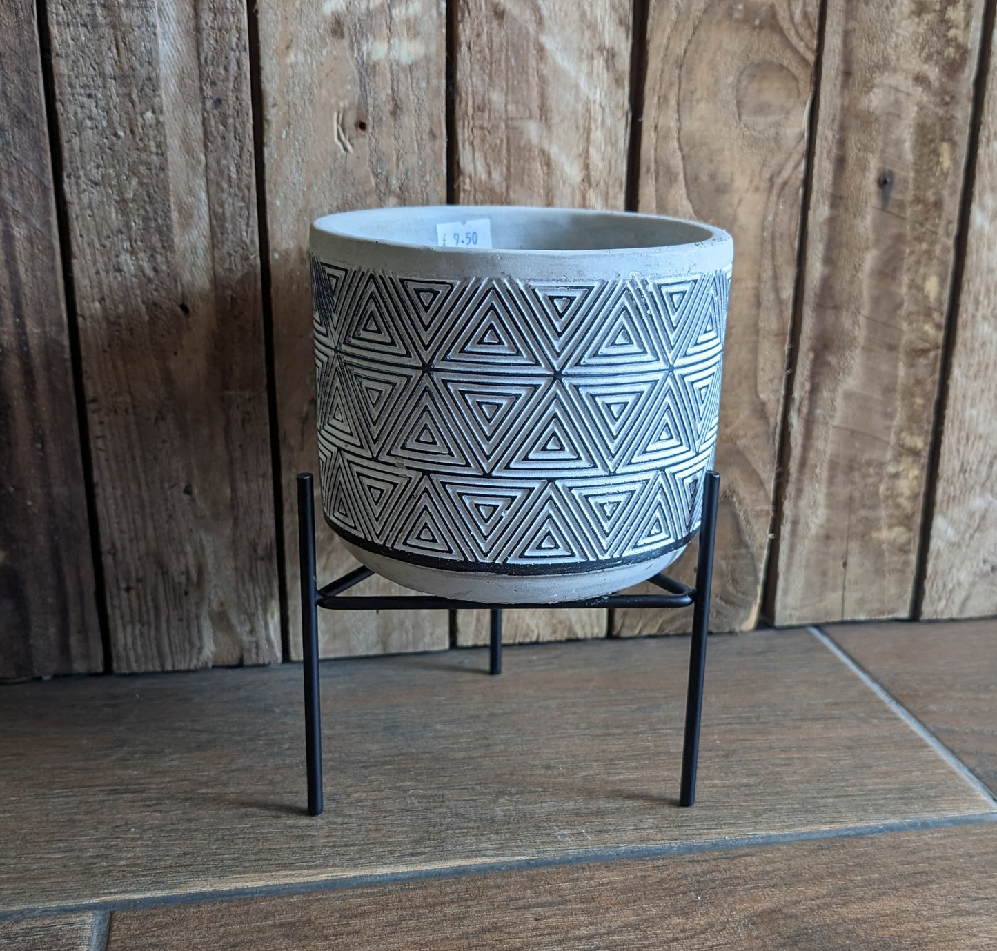 Patterned Pot with Stand